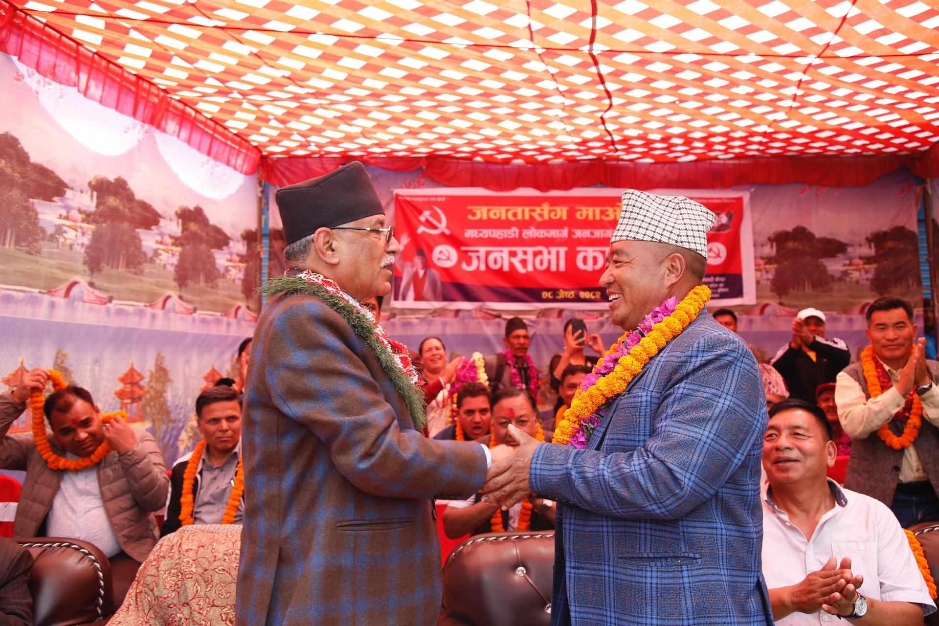 एमालेका गण्डकी प्रदेश सदस्य केशर छन्त्याल नेकपा माओवादी केन्द्रमा प्रवेश