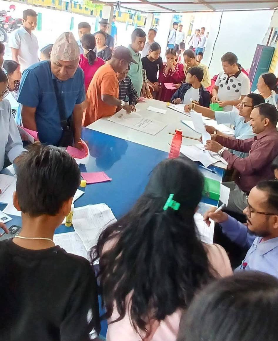 राधिका माध्यमिक विद्यालयमा विद्यार्थी र अभिभावकको गहिरो विश्वास, ५७३ विद्यार्थीले गरे भर्ना !