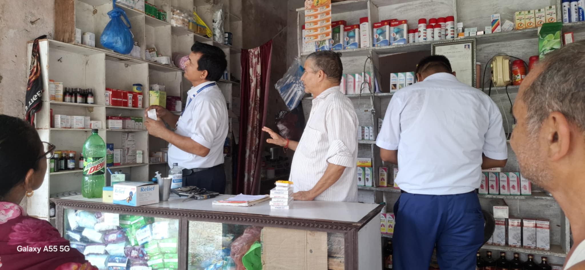 पथरीशनिश्चरे नगरपालिकाले फार्मेसी, किराना र राजश्व संकलन केन्द्रको अनुगमन