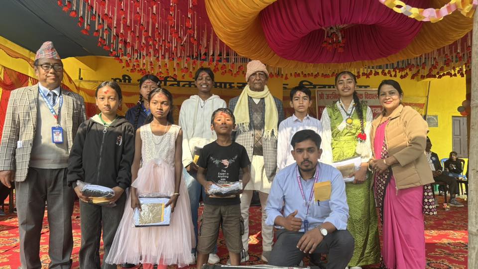 नेकपा नेता रुपेश खतिवडाद्वारा अरनिको माविका विद्यार्थीलाई छात्रवृत्ति