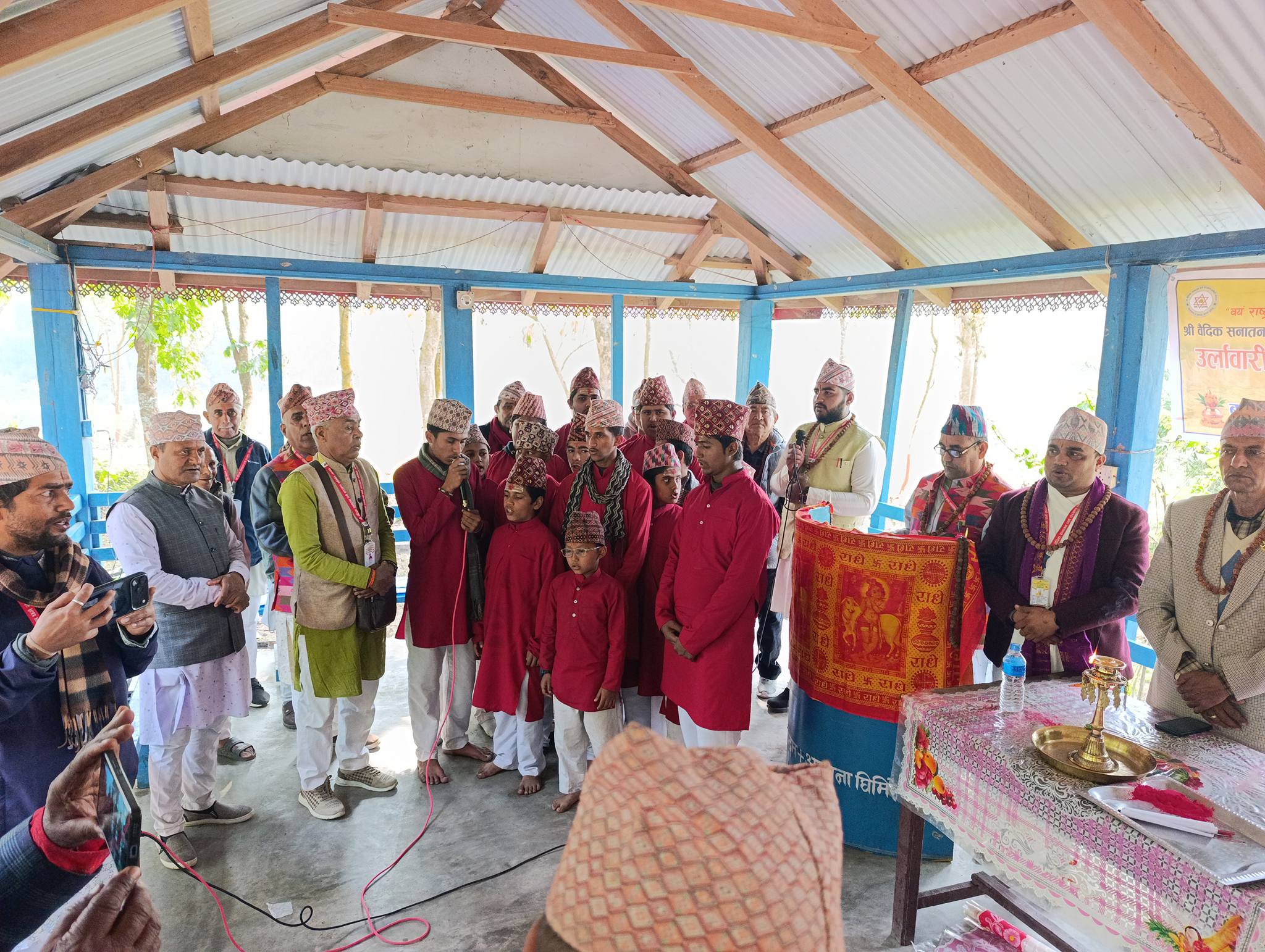 उर्लाबारीमा वैदिक धर्म संरक्षक समितिको बनभोज तथा बार्षिक साधारणसभा सम्पन्न