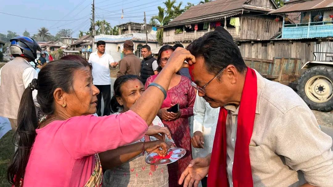 जनताको मन जित्दै नेपाली कांग्रेसका उम्मेद्वार खड्ग फागो