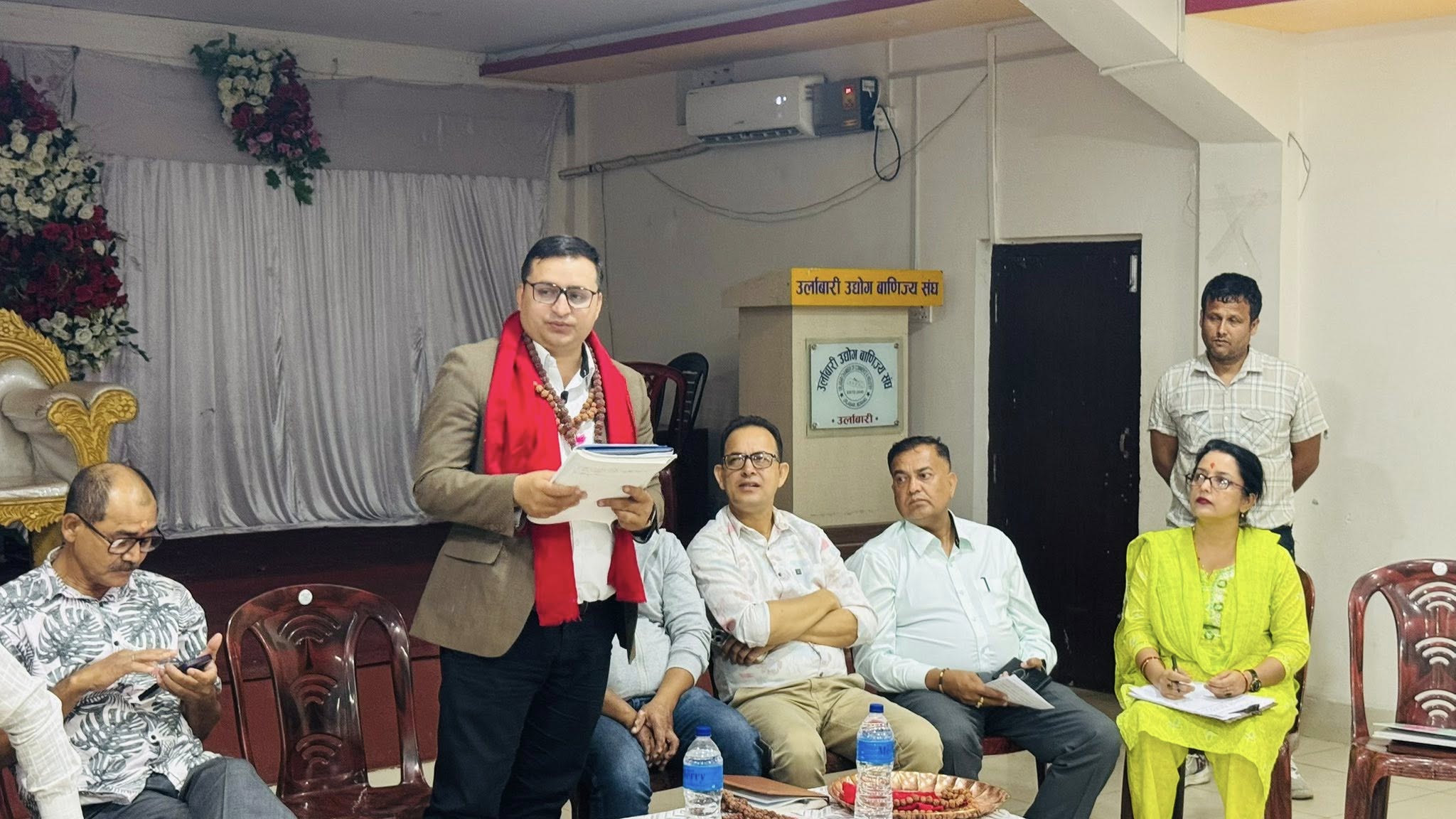 सांसद न्यौपानेलाई व्यवसायीहरुले आफ्ना समस्या र सुझाव राखे