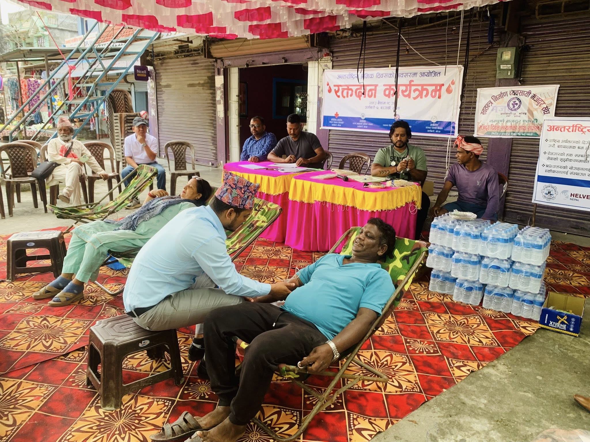 उर्लाबारीमा श्रमिक दिवसको अवसरमा रक्तदान, ३४ पिन्ट रगत संकलन