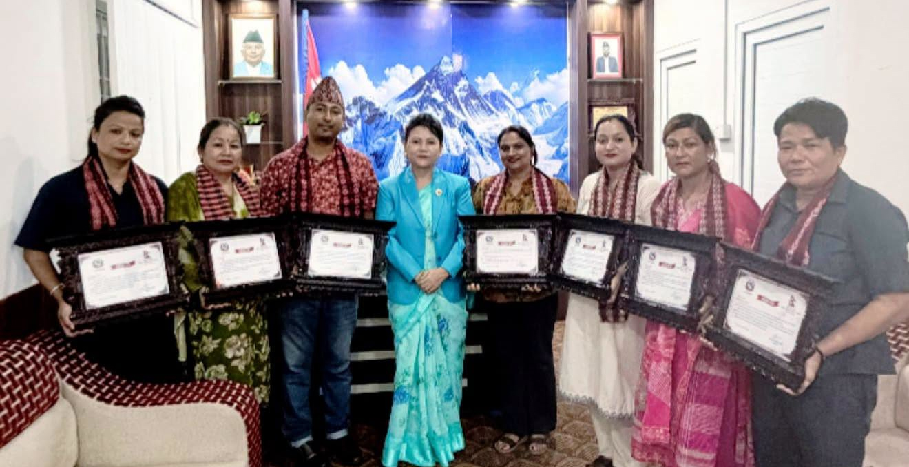 पूर्वराज्यमन्त्री पालुङ्वाद्वारा टिमका सदस्यलाई सम्मान, सहयोगीप्रति आभार